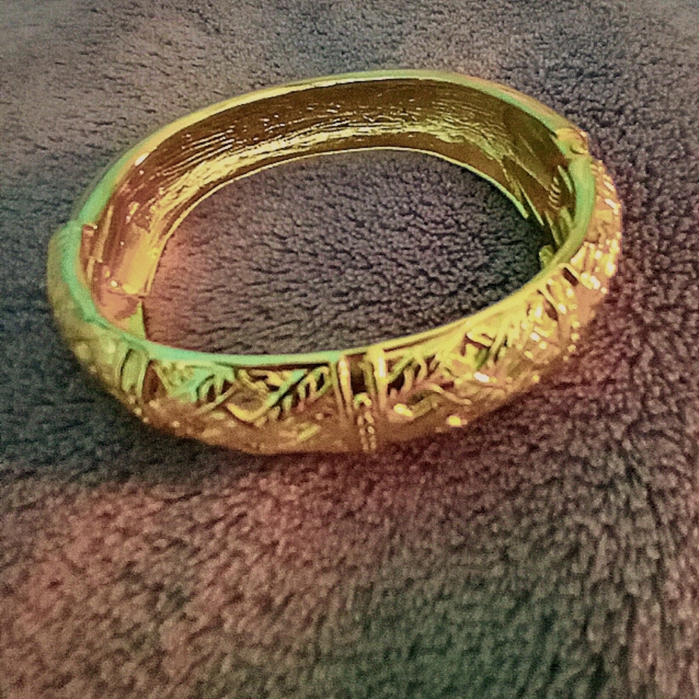 Beautiful gold bracelet
